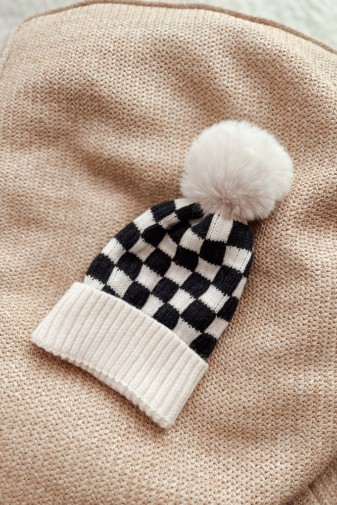 
                
                    Load image into Gallery viewer, Black and White Checkered Beanie
                
            