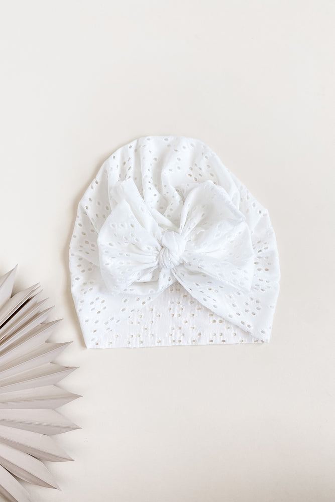 
                
                    Load image into Gallery viewer, Eyelet Bow Turban White
                
            