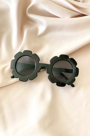 
                
                    Load image into Gallery viewer, Black Flower Sunnies
                
            